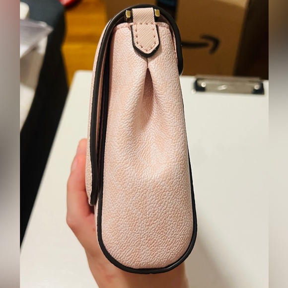 Michael Kors Light Pink Medium Logo Convertible Crossbody Bag - Picture 4 of 11